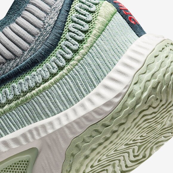 Nike Men's Cosmic Unity 3 Multicolor Sneakers - 11.5 - New in Box - Picture 9 of 11